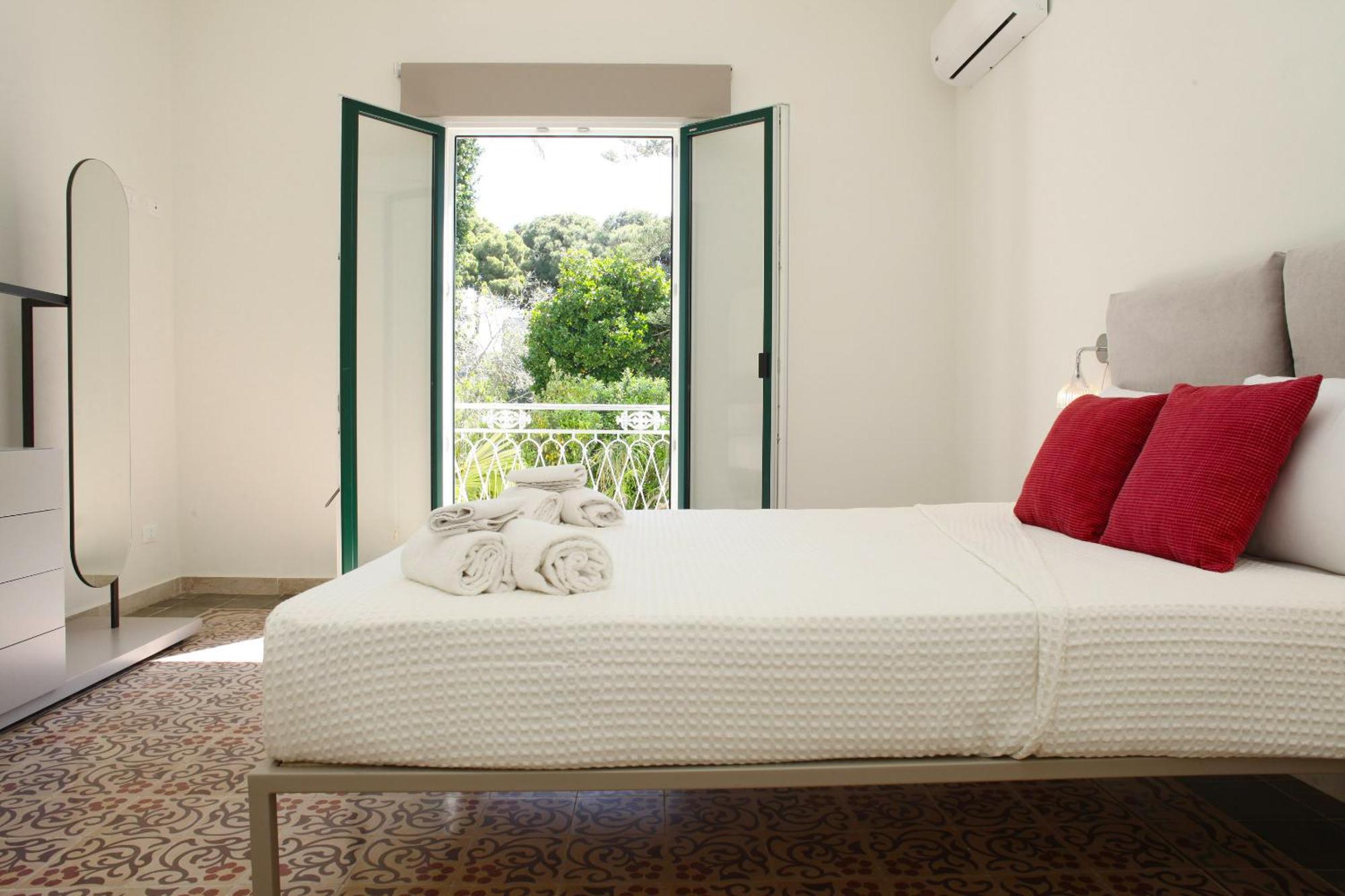 Versomare Room & Suite Valderice Bilik gambar