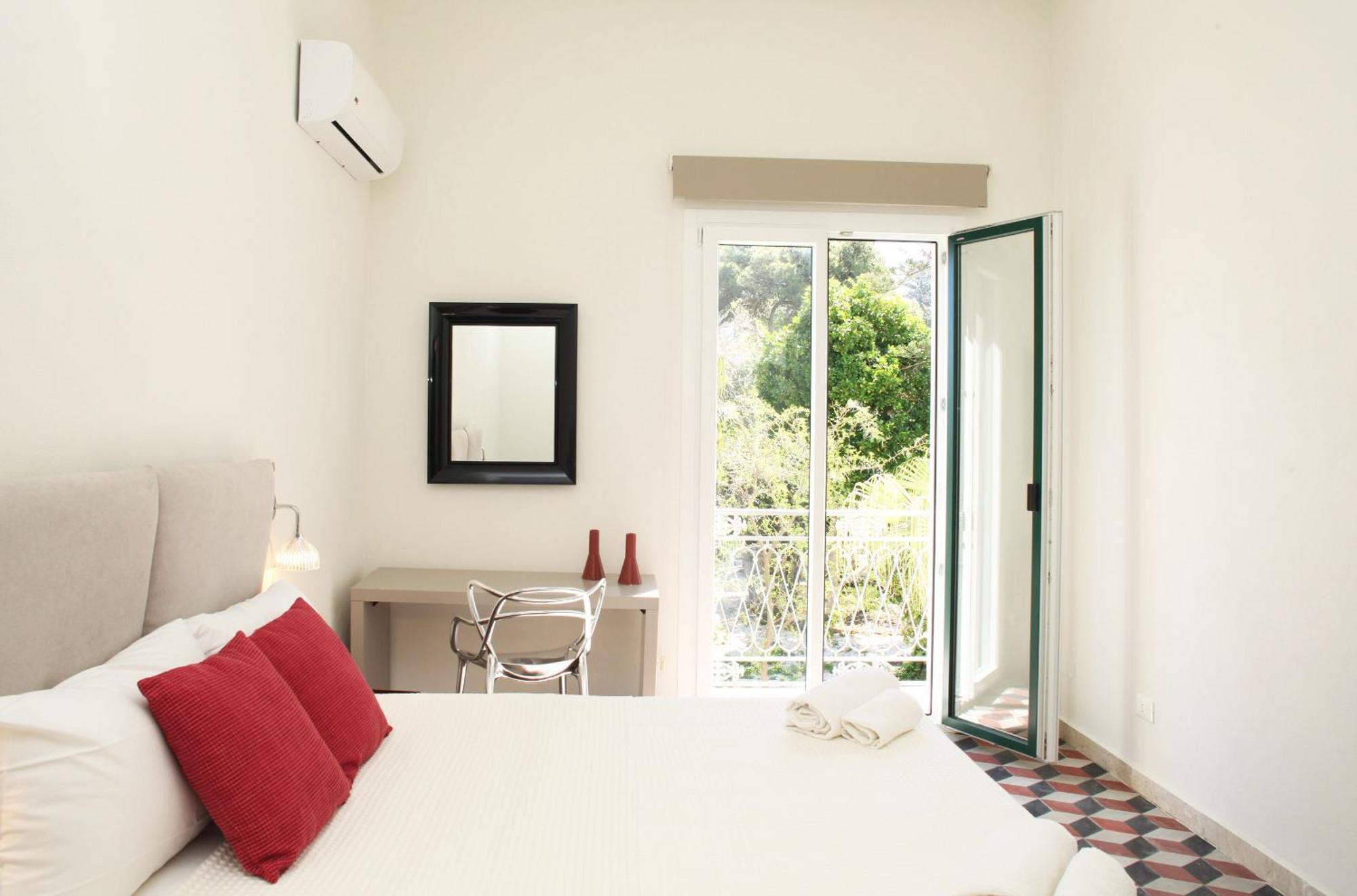 Versomare Room & Suite Valderice Bilik gambar